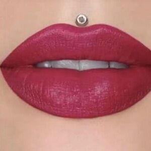 Jeffree Star lipstick Entrapment
